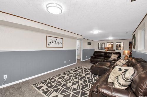 1716 Paulista Way, Sandy UT 84093-6847 exterior