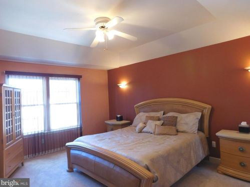 612 Schaeffer Ave, West Deptford NJ 08096-6631 exterior