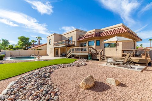 3835 Ahwatukee Dr, Phoenix AZ 85044-2033 exterior