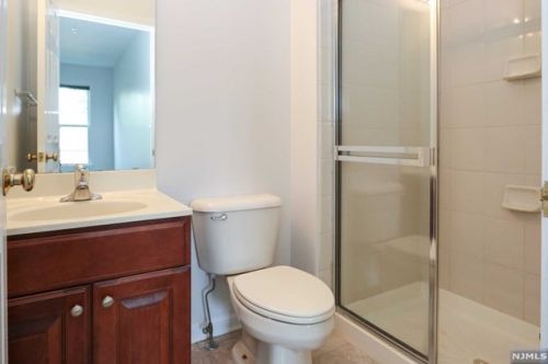 304 Freedom Ln, Belleville NJ 07109-5336 exterior