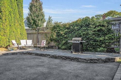 12 Baker Ave, Beverly MA 01915-3504 exterior