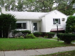 75 Beethoven Ave, Newton, MA 02468-1732