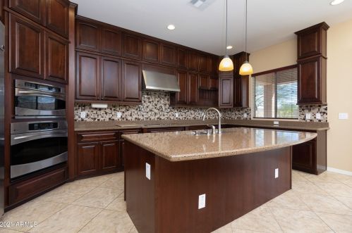 1605 Aloe Vera Dr, Phoenix AZ 85085-8053 exterior