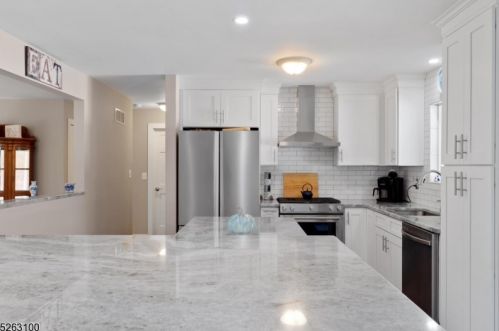 9 Lake Pochung Rd, Wantage NJ  07461-4027 exterior