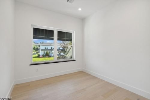 19 Grant Ave, East Hanover NJ  07936-2950 exterior