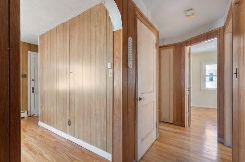 83 Litchfield Ave, Dracut MA 01826-2565 exterior