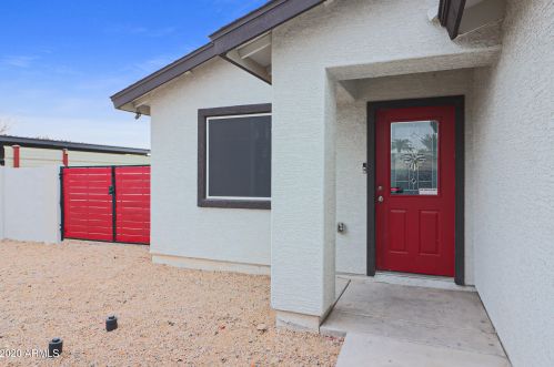 1549 Denton Ln, Phoenix, AZ 85015-3025