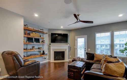 147 Waypoint Dr, Tinton Falls NJ  07724-2185 exterior