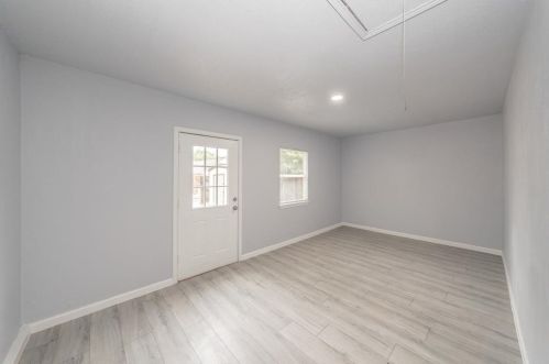 2709 Ivanridge Ln, Garland TX 75044-4617 exterior