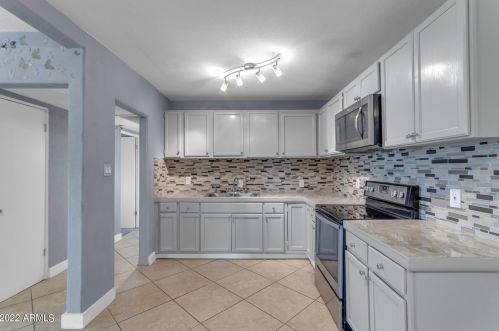 2845 Bethany Home Rd, Phoenix AZ 85015-1940 exterior