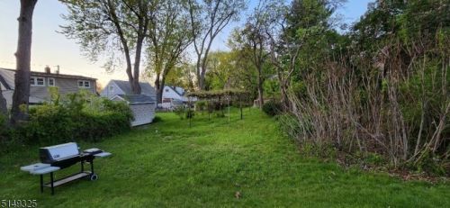 97 Passaic Ave, Belleville, NJ 07109-1806