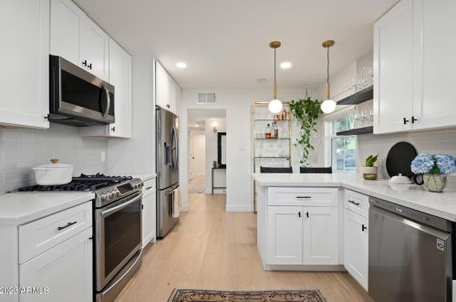 1011 Cavalier Dr, Phoenix AZ 85019-1717 exterior