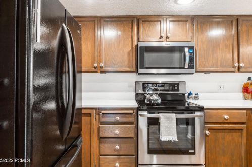 3073 Fawn Dr, Park City UT 84098-5368 exterior