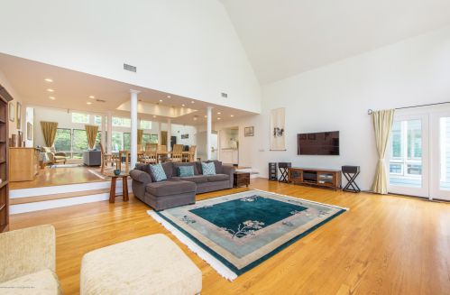 125 Bridges Rd, Little Silver NJ 07739-1634 exterior