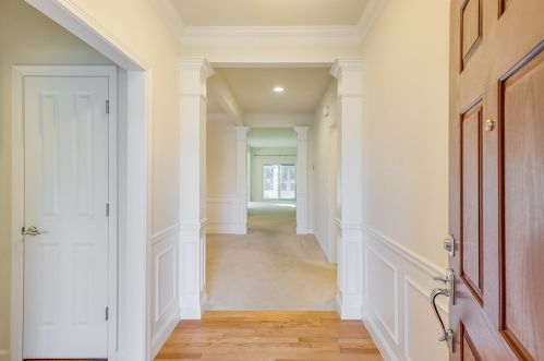 7 Autumn Gln, Plymouth, MA 02360-7793