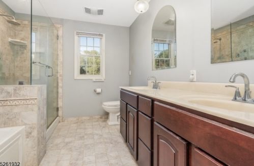 486 Adamic Hill Rd, Milford NJ  08848-1742 exterior