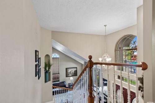 9232 Stone Ridge Cir, Sandy UT 84093-2698 exterior