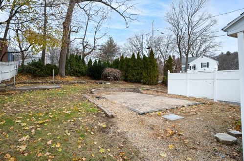 11 Fisher Rd, Worcester MA 01602-2810 exterior