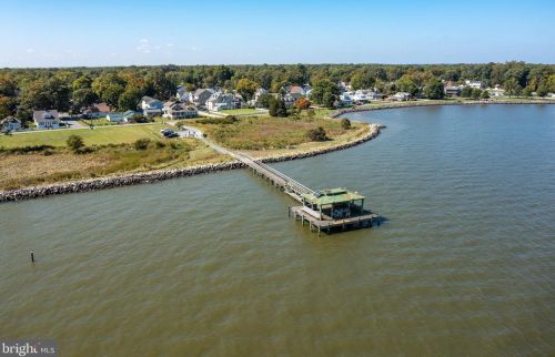 1176 Bayview Ave, Shady Side MD 20764-9523 exterior