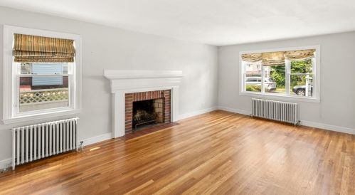 11 Grace Rd, Quincy MA 02169-3922 exterior