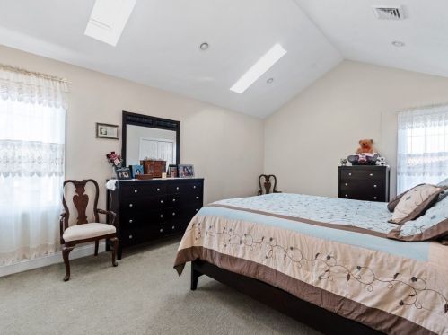 305 Detroit St, Fall River MA 02721-4904 exterior