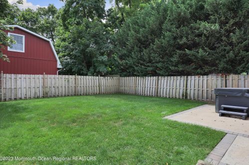 26 Orch Pl, Little Silver NJ 07739-1428 exterior