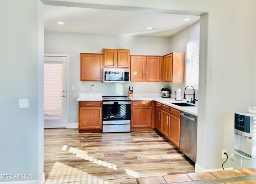 2837 73 Dr, Phoenix AZ 85043-7231 exterior