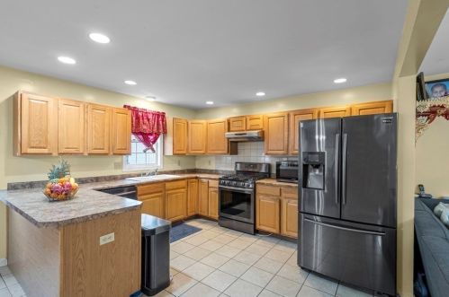 140 Grant St, Fall River MA 02721-1239 exterior