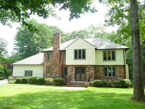 5 Chicatabut Ave, Norfolk, MA 02056-1139