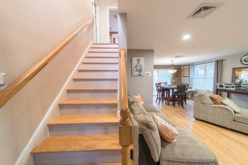 23 Swifts Bch Rd, Wareham MA 02571-1924 exterior