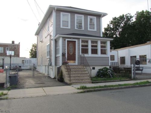 25 8th St, Belleville, NJ 07109-1117