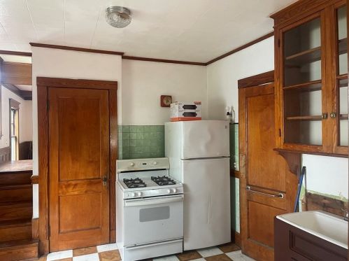 47 Pleasant St, Everett MA  02149-2834 exterior