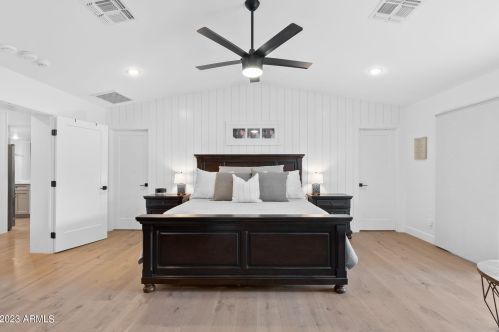 5201 34th St, Phoenix AZ  85018-1440 exterior