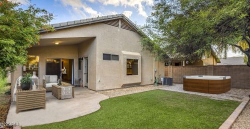 2440 Blue Sky Dr, Phoenix AZ  85085-4761 exterior