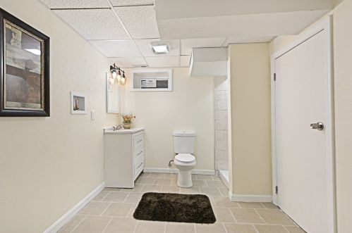 97 Floral St, Shrewsbury MA  01545-3225 exterior