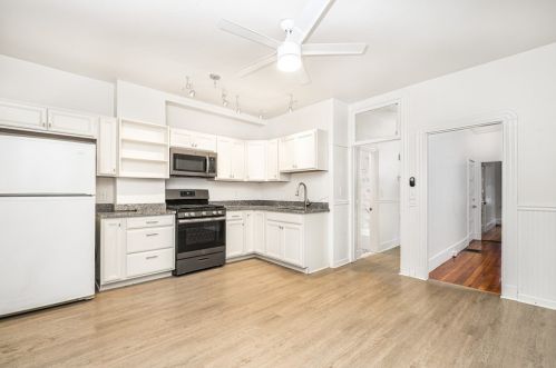 57 Essex St, Chelsea, MA 02150-3408