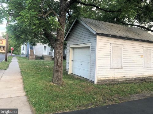 675 Broad St, West Deptford NJ 08066-1055 exterior