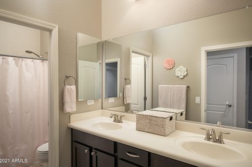 4525 33 Pl, Phoenix AZ 85018-3915 exterior