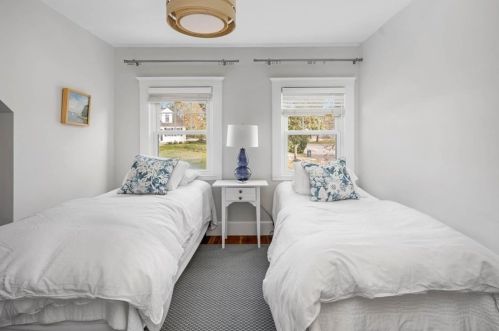 257 Hersey St, Hingham MA 02043-4605 exterior