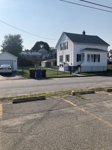 337 Baker St, Fall River, MA 02721-3805