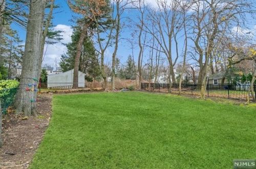 158 Magnolia Ave, Tenafly NJ  07670-1828 exterior