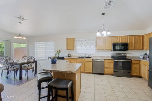 2145 Danbury Rd, Phoenix, AZ 85022-2268