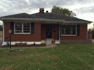 2506 Gardiner Ln, Louisville KY  40205-3121 exterior