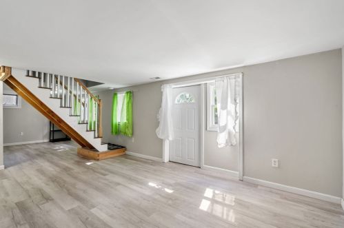 859 Pleasant St, Canton MA 02021-3317 exterior