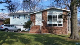 35 Virginia Ave, West Fort Lee NJ  07024-6411 exterior