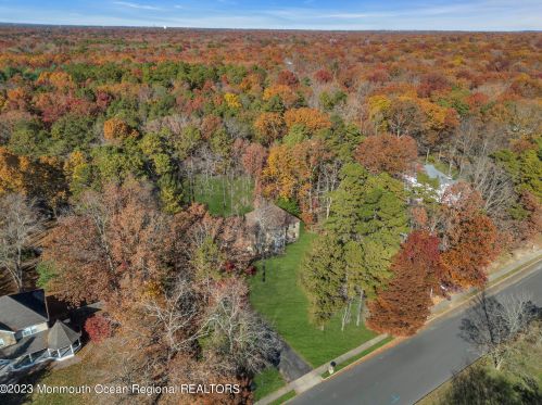 6 Pitney Ln, Jackson Twp NJ 08527-2933 exterior