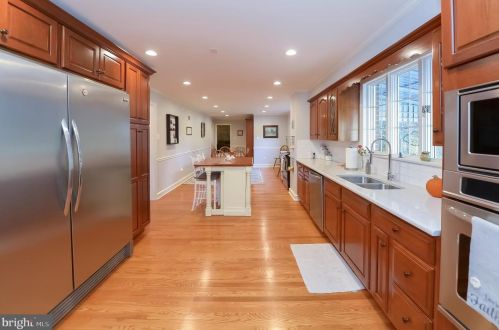 645 Kings Hwy, West Deptford NJ 08096-3129 exterior