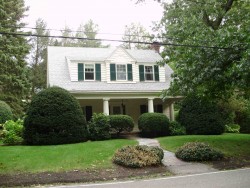 320 Quinobequin Rd, Newton, MA 02468-2104