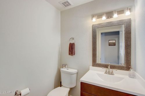 17806 13 Pl, Phoenix AZ 85014-1119 exterior