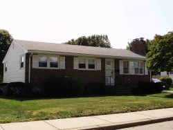 110 Farwell St, Newton, MA 02460-1067